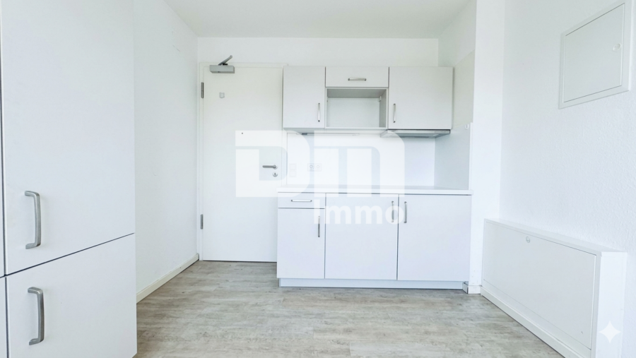 Moderne 4 Zimmer HP / EG Wohnung mit 2 Bädern und großer Terrasse direkt an der Uni - Offener Wohn / Ess / Küchenbereich / Zugang Loggia